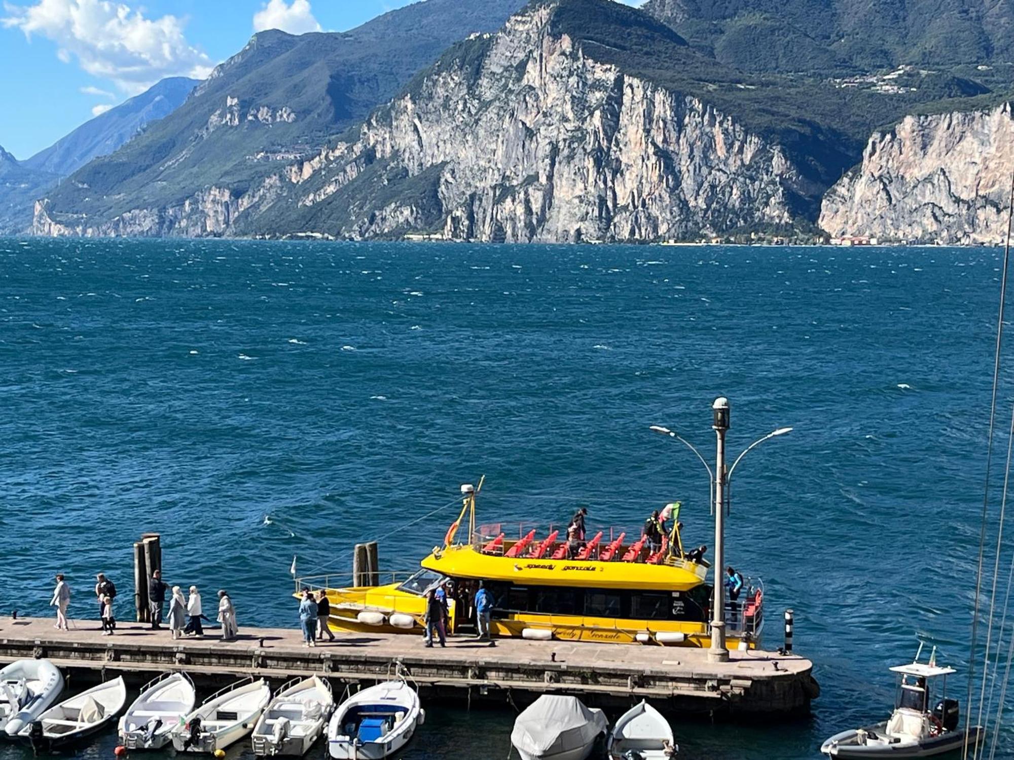 Charmante Front Appartamento Malcesine